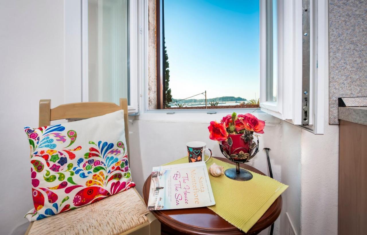 Havana - Apartment With Sea View Ровин Екстериор снимка